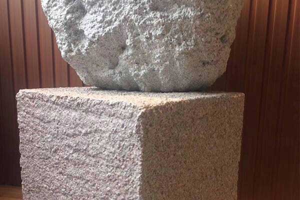 仿石漆噴涂施工，一次成活好還是兩次成活好？仿石漆（水包砂）施工噴幾次為宜？